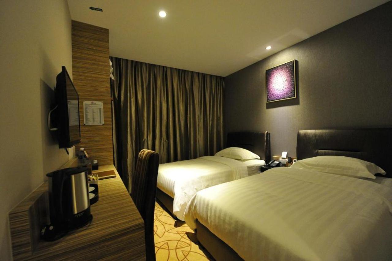 Milano Hotel Kluang Extérieur photo