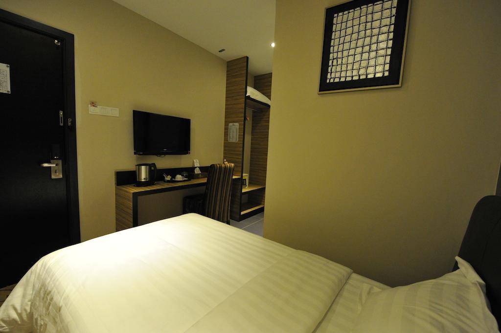 Milano Hotel Kluang Chambre photo