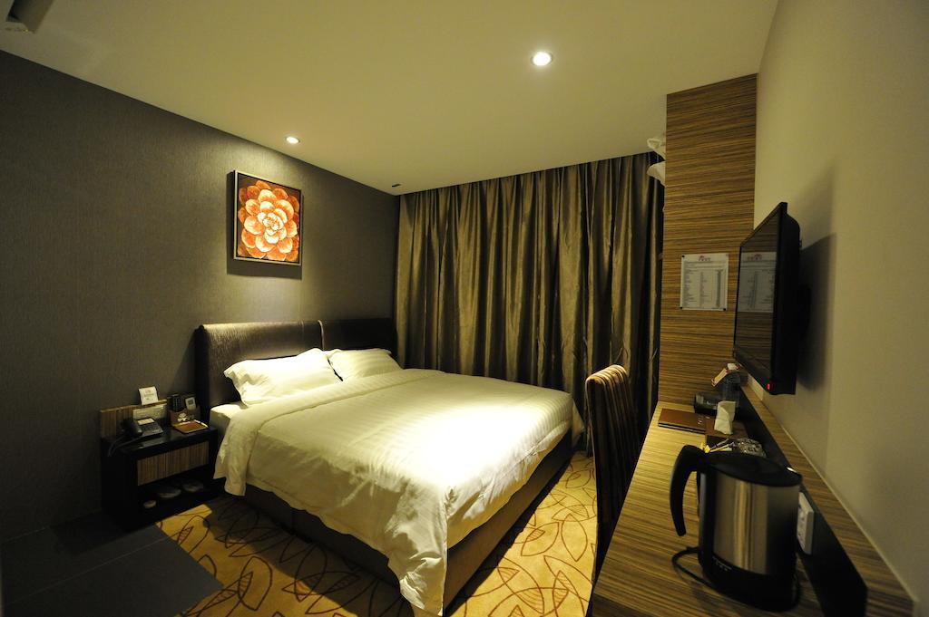 Milano Hotel Kluang Chambre photo