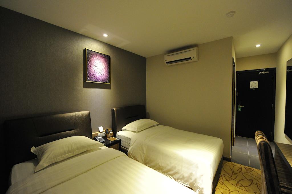 Milano Hotel Kluang Chambre photo